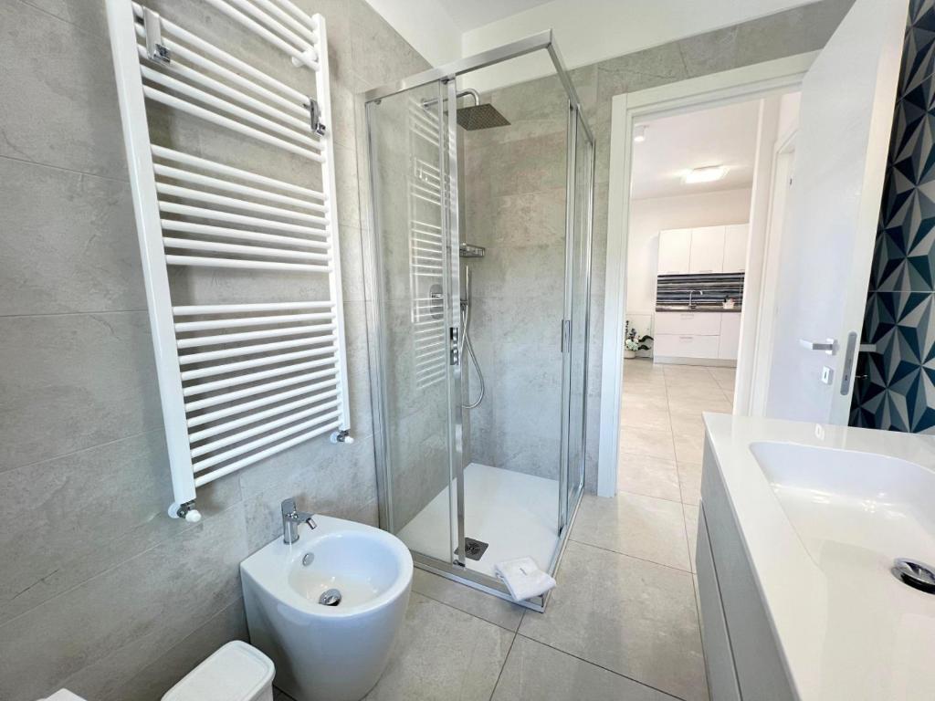 Bagno con doccia